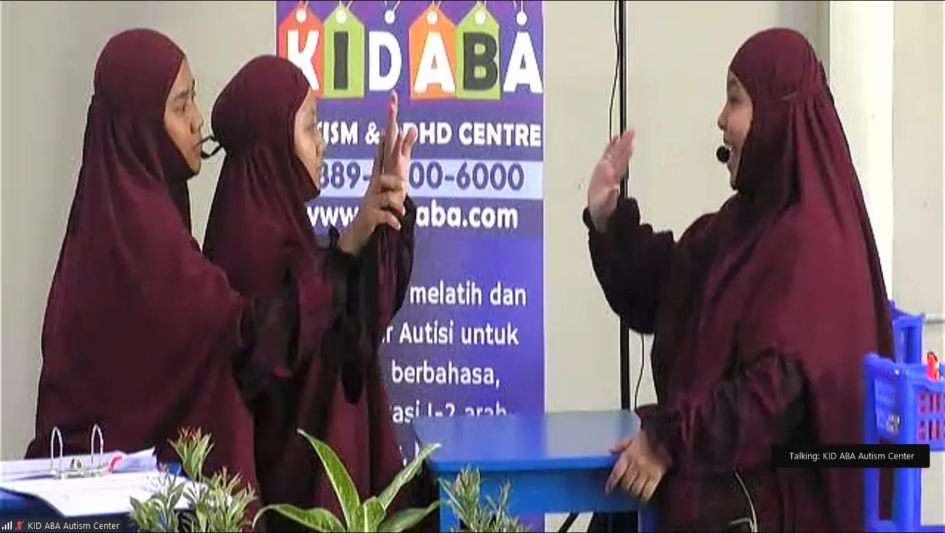Praktik penanganan anak autis di pelatihan Smart ABA./Foto: Dok. KID-ABA Autism Center.