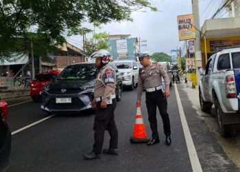 Olah TKP kecelakaan tabrakan beruntun di Kota Batu. Foto: Polres Batu