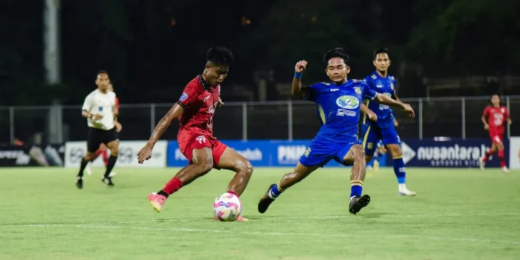 NZR Sumbersari tahan imbang Persiba Balikpapan 1-1 dalam laga PNM Liga Nusantara 2024/2025, Kamis (9/1/2025). /Foto: Media Officer NZR Sumbersari.