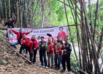 Penanaman pohon oleh Repdem Malang Raya dan Sekawan Andreas. Foto: dok.