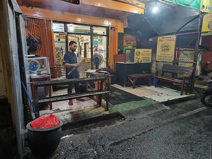 Warung Sate Bang Saleh./Foto: Google Review/Abdul Hadi E.