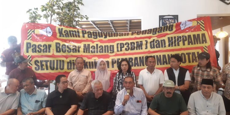 Dua Paguyuban yakni P3BM dan Hipama menyatakan mendukung pembangunan total Pasar Besar Kota Malang. (Foto/M Sholeh)