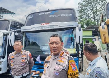 Dirlantas Polda Jatim, Kombes Pol Komarudin, mengatakan akan segera menetapkan tersangka pada kasus kecelakaan bus pariwisata di Kota Batu. Foto: Azmy