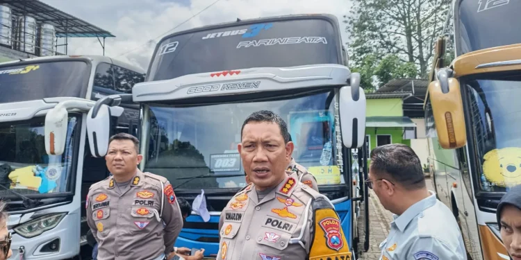 Dirlantas Polda Jatim, Kombes Pol Komarudin, mengatakan akan segera menetapkan tersangka pada kasus kecelakaan bus pariwisata di Kota Batu. Foto: Azmy