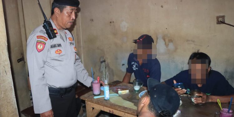 Penggerebekan Warung Kopi Cetol beberapa waktu lalu. Foto: Polres Malang