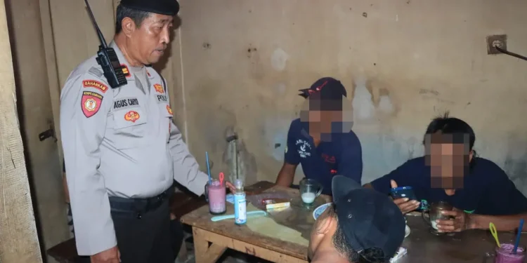 Penggerebekan Warung Kopi Cetol beberapa waktu lalu. Foto: Polres Malang