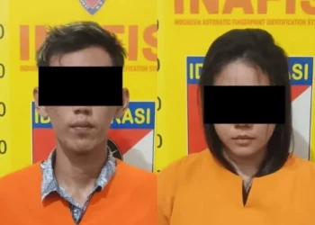 Pasangan FI dan PN ditahan lantaran menyiarkan pornografi. Foto: Polres Malang