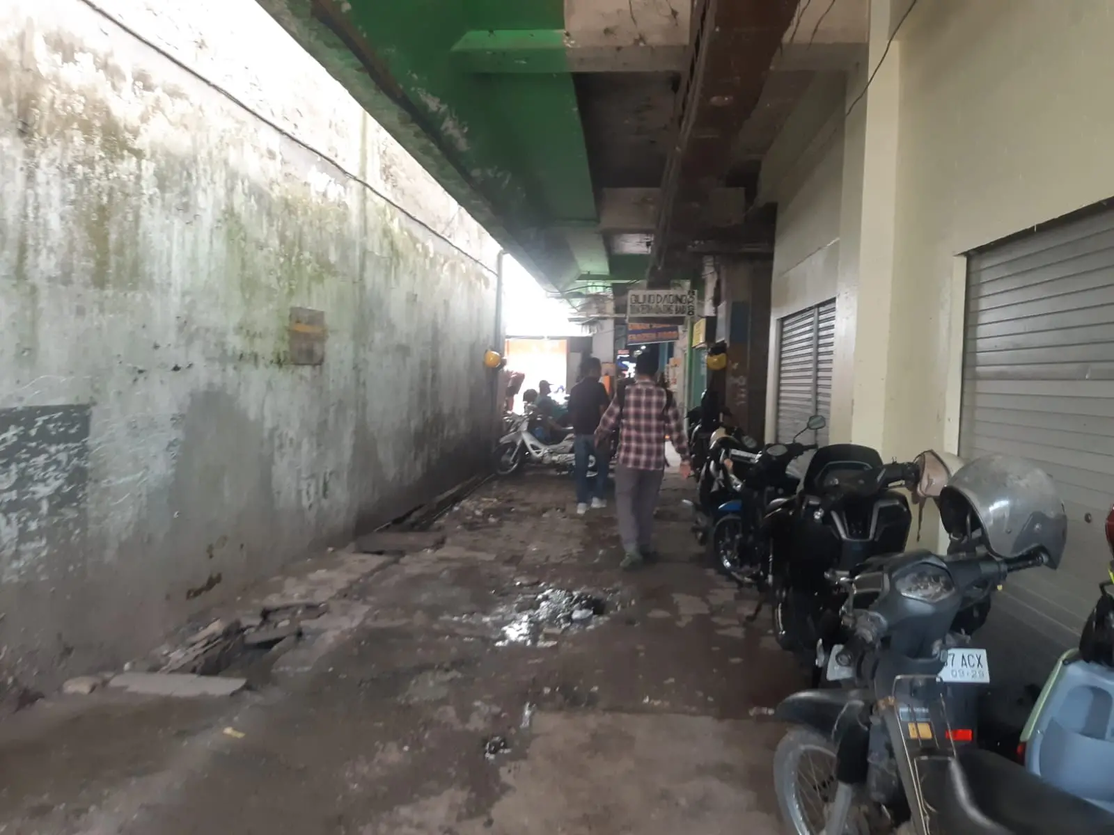 Kondisi Pasar Besar Kota Malang yang dinilai tak layak karena sudah kumuh. (Foto/M Sholeh)