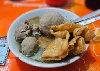Warung bakso legendaris