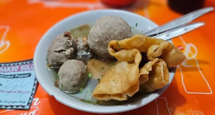 Warung bakso legendaris