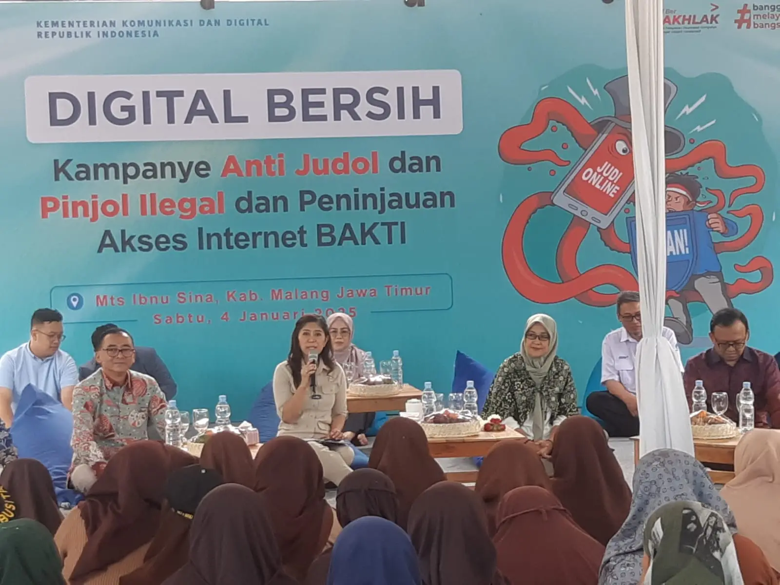 Menteri Komdigi