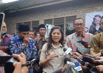 Menteri Komdigi