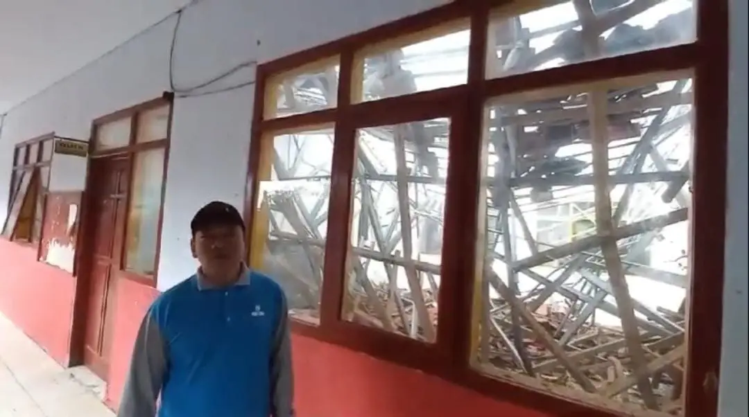 Kepala SDN 4