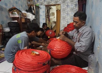 Perajin Lampion