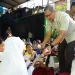 Pembagian susu gratis buatan lokal Kota Batu pada pelajar, sambut kesiapam program MBG. Foto: Prokopim KWB