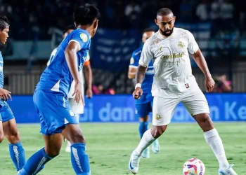 Laga Arema FC vs Persib Bandung tersaji di pekan ke-20 BRI Liga 1 2024/2025. /Foto: Instagram @aremafcofficial.