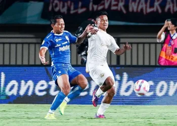 Duel seru tersaji di pekan ke-20 BRI Liga 1 2024/2025, Arema FC vs Persib Bandung sore ini. /Foto: Instagram @aremafcofficial.