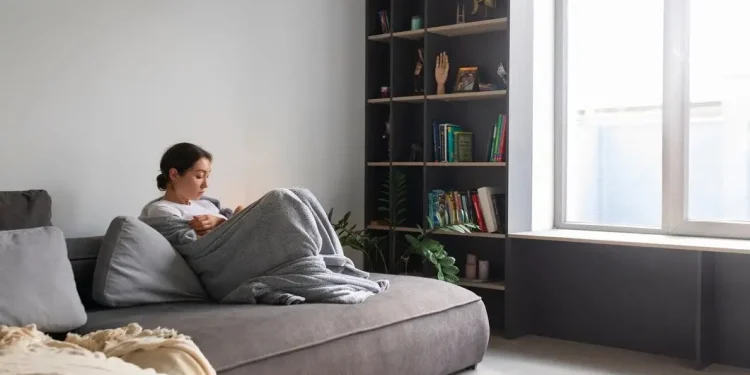 Galau di kamar karena liburan mau usai namun masih ingin bersantai. Foto/Freepik