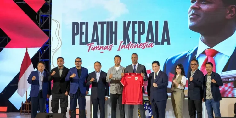 Perkenalan Patrick Kluivert sebagai pelatih anyar Timnas Indonesia. /Foto: Dok. PSSI