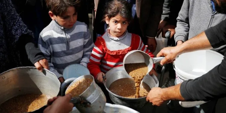 Truk bantuan kemanusiaan masuk ke wilayah Gaza, Palestina pasca gencatan senjata Hamas – Israel. /Foto: www.unrwa.org.