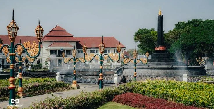 Alun-Alun Tugu Kota Malang sebagai ilustrasi misteri nama Kota Malang. Foto/Pinterest.