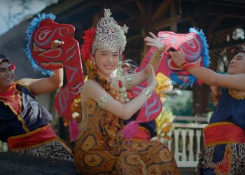Potret Tari Mutiara Nusantara (Foto: channel youtube Rivia Laksita)