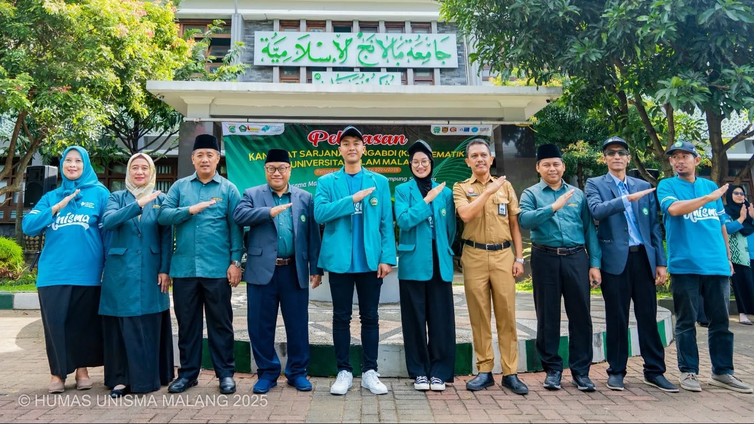 Rektor Unisma Prof Junaidi saat melepas para peserta KSM Unisma. Foto: Unisma