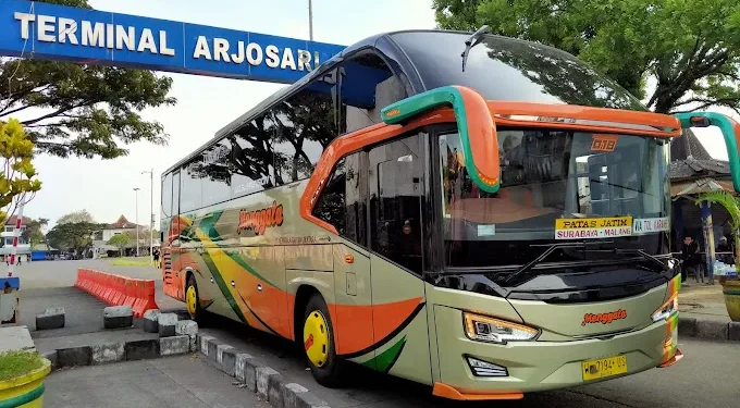 Jadwal bus Malang – Surabaya lengkap dengan armada bus sebagai referensi bagi calon penumpang. /Foto: Google Review/Gaco Channel.