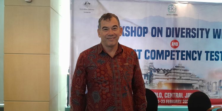 Konjen Australia di Surabaya, Glen Askew tegaskan peran penting media massa di tengah isu keberagaman./Foto: Tugumalang.id/Bagus Rachmad Saputra