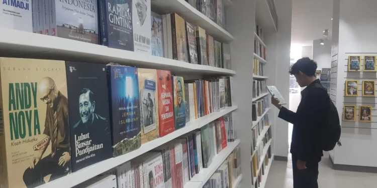 Re-Opening Gramedia Kayutangan Malang disambut hangat masyarakat. (Foto/M Sholeh)