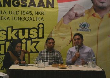 Anggota DPR RI, Ahmad Irawan saat mengisi diskusi publik di Kota Malang. (Foto/M Sholeh)