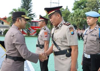 Kapolres Batu AKBP Andi Yudha Pranata saat proses sertijab jabatan Kapolsek Pujon. Foto: Polres Batu