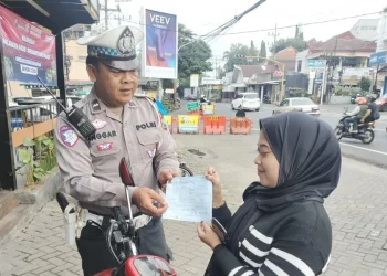 Ribuan pengendara di Kota Batu terjaring Ops Semeru 2025, rerata pelanggaran tidak pakai helm. Foto: Satlantas Polres Batu
