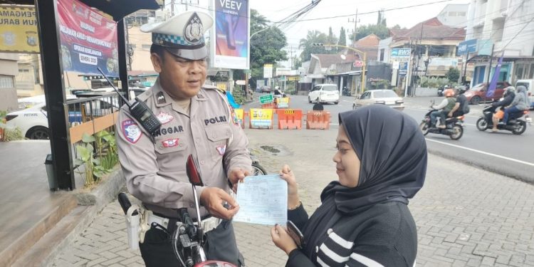 Ribuan pengendara di Kota Batu terjaring Ops Semeru 2025, rerata pelanggaran tidak pakai helm. Foto: Satlantas Polres Batu