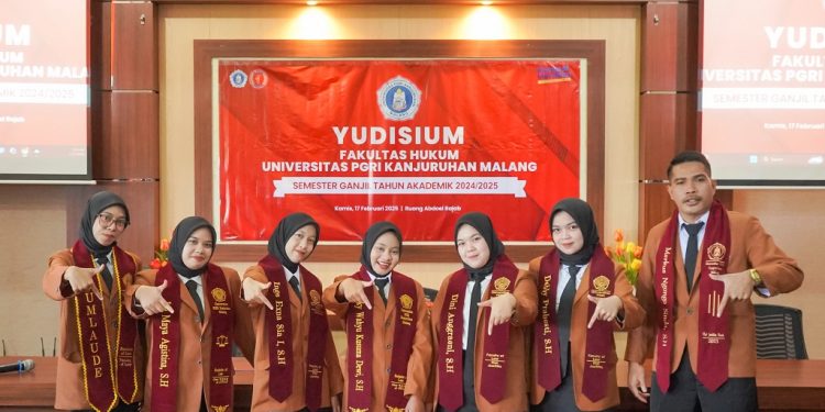 Mahasiswa FH Unikama menjalani Yudisium Semester Ganjil 2024/2025. (Foto/dok. Unikama)