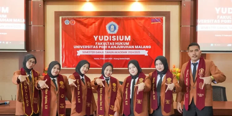 Mahasiswa FH Unikama menjalani Yudisium Semester Ganjil 2024/2025. (Foto/dok. Unikama)
