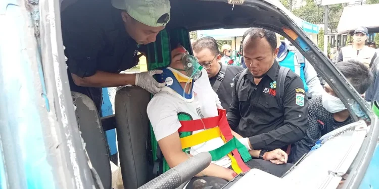 Pelatihan penanganan korban kecelakaan yang digelar Polres Malang. Foto: Aisyah Nawangsari Putri
