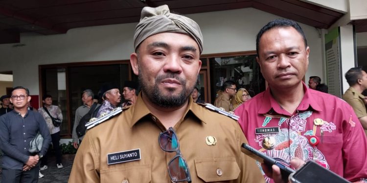 Wakil Wali Kota Batu, Heli Suyanto membenarkan insentif Ketua RT RW bakal naik jadi Rp500 per bulan. Foto: Azmy