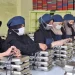 Pekerja di dapur SPPG An Nur menyiapkan makanan untuk MBG. Foto: Aisyah Nawangsari Putri
