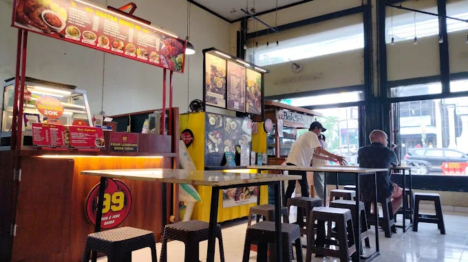 Pujasera Kayutangan