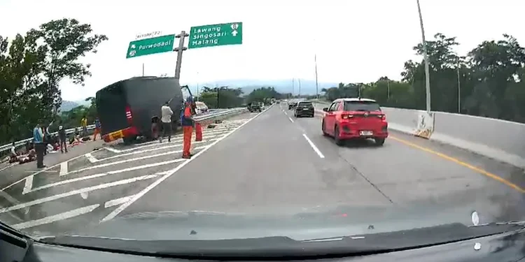 kecelakaan di Tol Pandaan