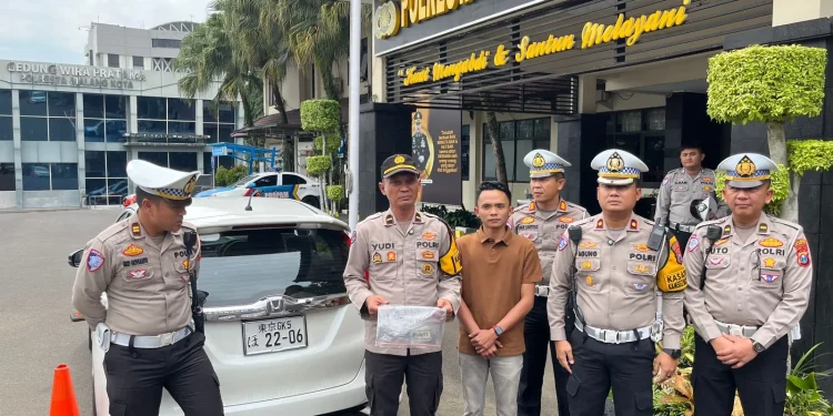 viral mobil plat Jepang