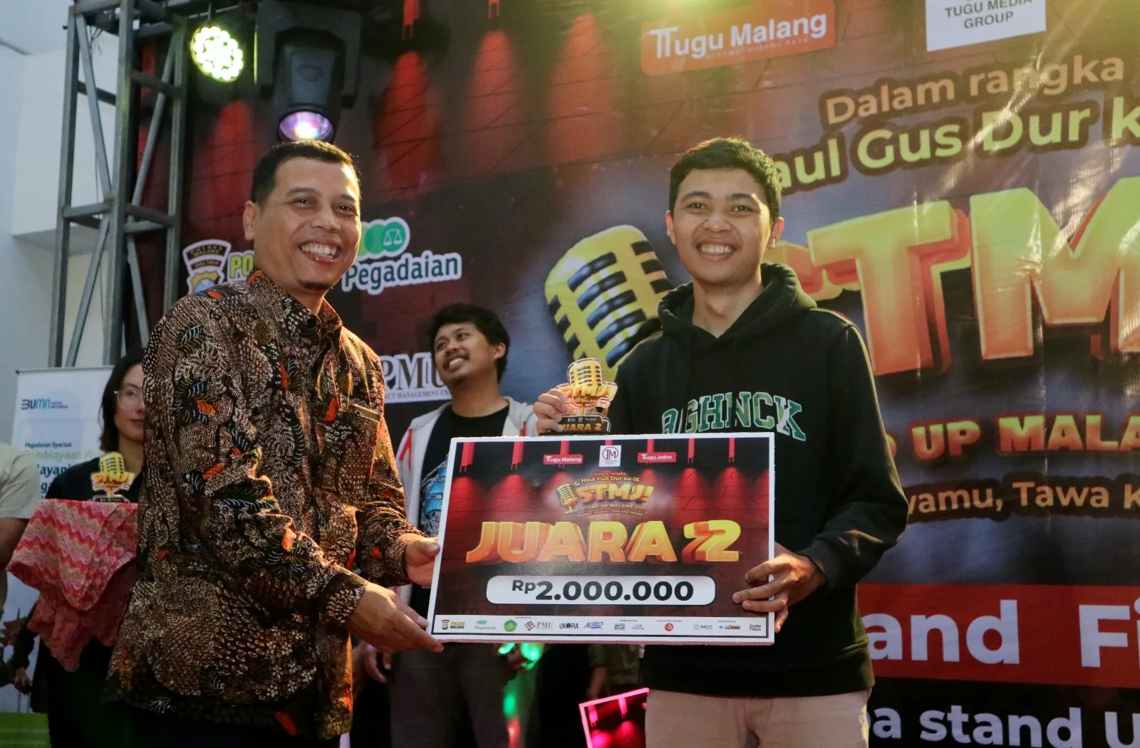 Penyerahan penghargaan