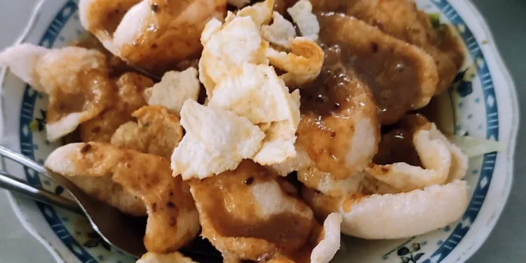 :Gado-gado Pak Atim tawarkan cita rasa yang khas kepada pelanggan dan sudah buka sejak 1960./Foto: Google Review/Phoebe Dhi
