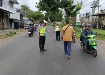 Olah TKP sepeda motor selip yang akibatkan pengendara tewas