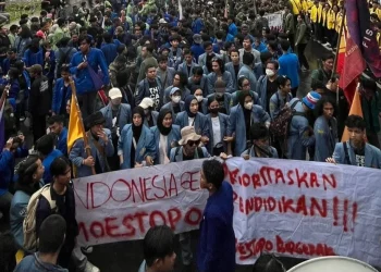 tuntutan aksi pemangkasan anggaran pendidikan.