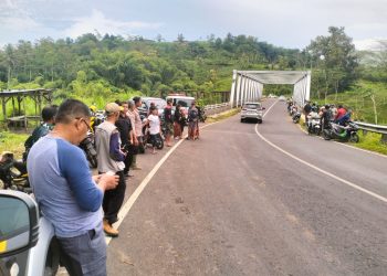 hanyut di sungai