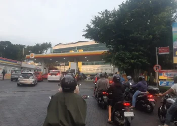 Imbas Isu Pertamax Oplosan, Masyarakat Kota Malang Isi BBM ke SPBU Swasta