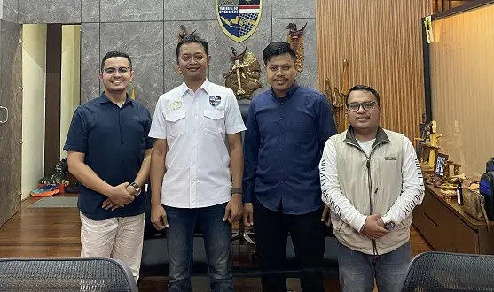Badan Siber Ansor Jatim saat bersama dengan Ditsiber Polda Jatim. Foto/dok