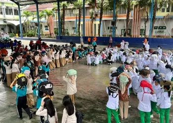 Simulasi mitigasi bencana alam gempa bumi di SMKN 2 Malang. (Foto/dok SMKN 2 Malang)